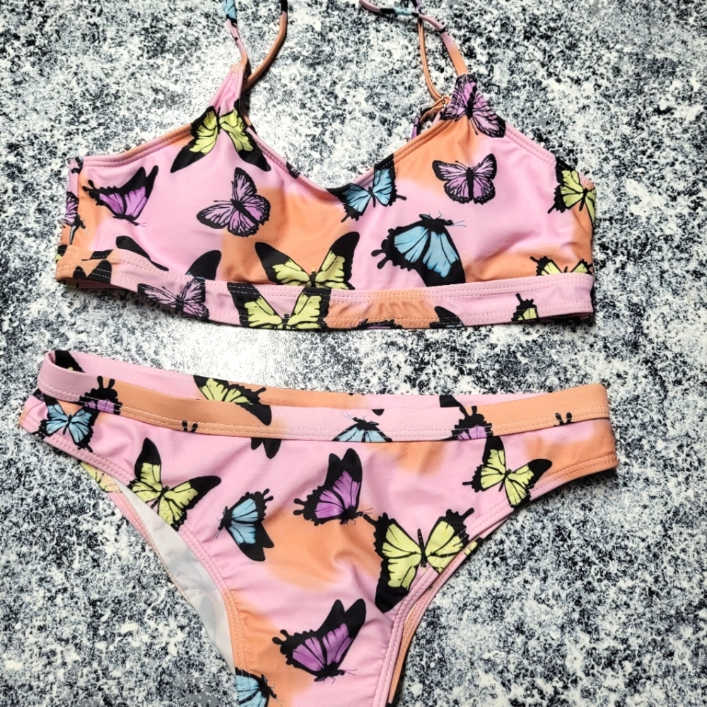 Bikini set with high waisted bottom